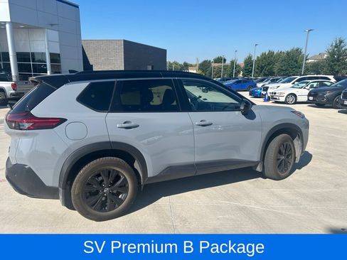 Used 2023 Nissan Rogue SV w/ SV Premium B Package FWD image 3