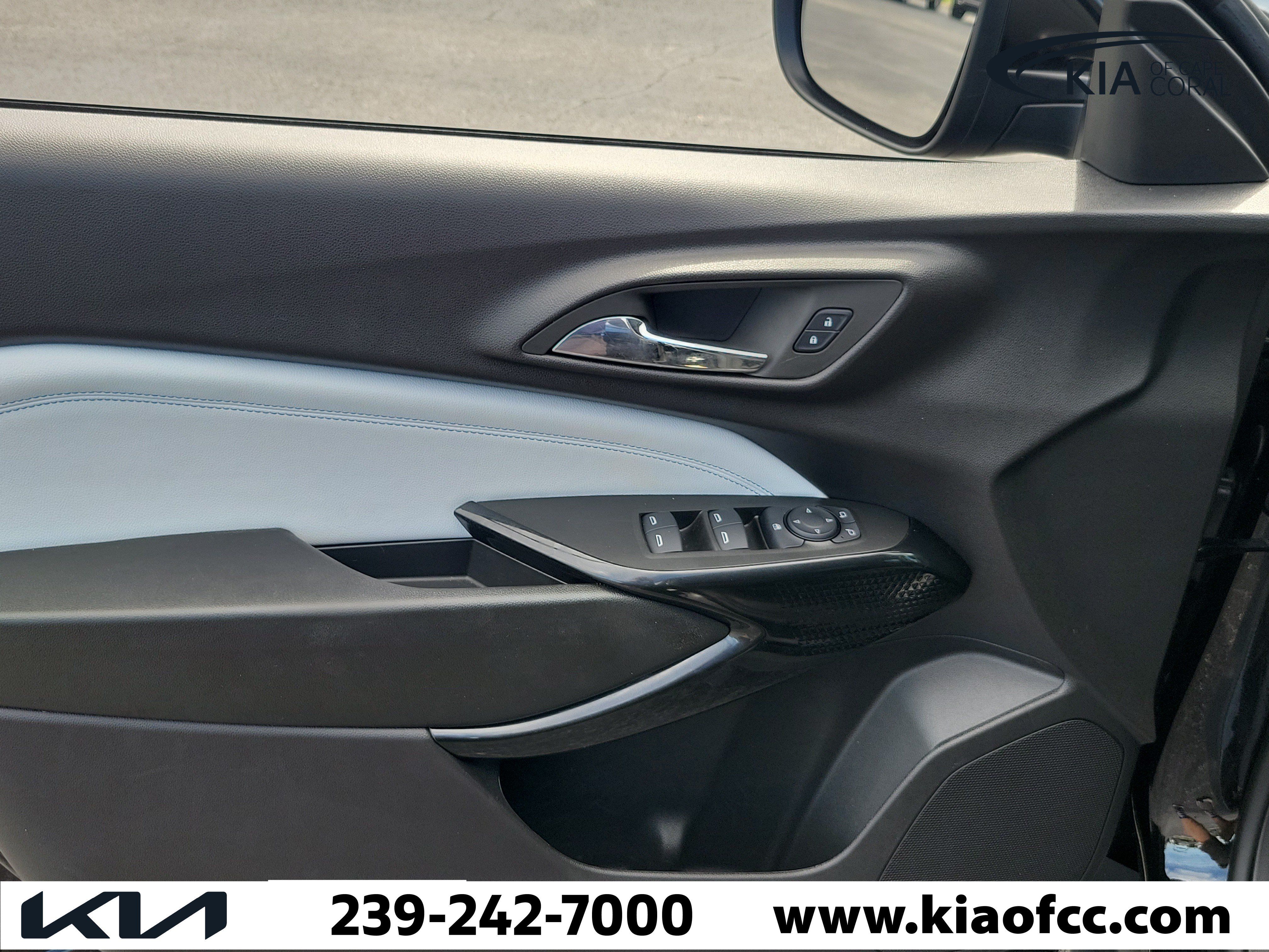 Used 2025 Chevrolet Trax LT w/ Driver Confidence Package FWD image 22