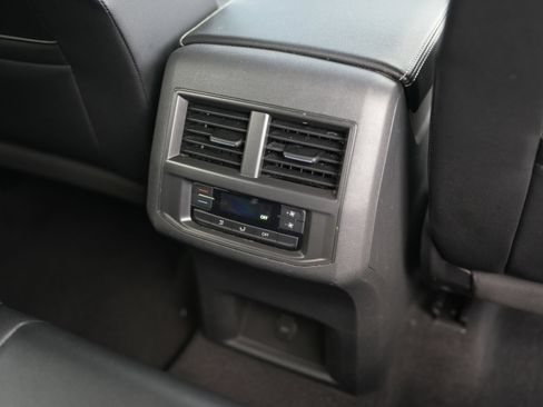 Certified 2022 Volkswagen Atlas SE image 29