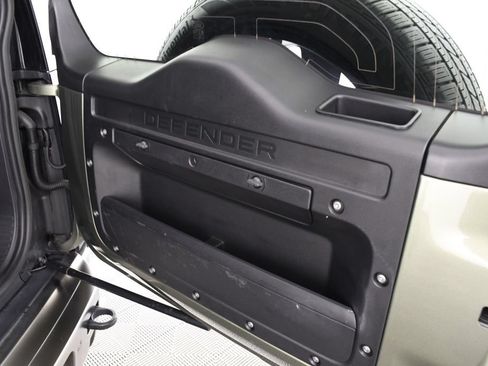 Used 2020 Land Rover Defender 110 X AWD/4WD image 25