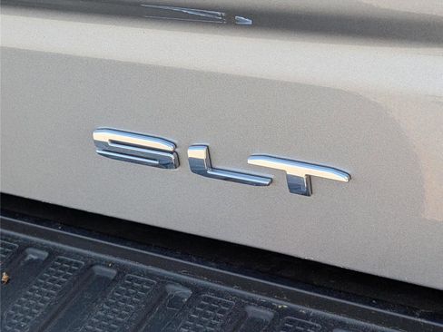 Used 2024 GMC Sierra 1500 SLT image 9