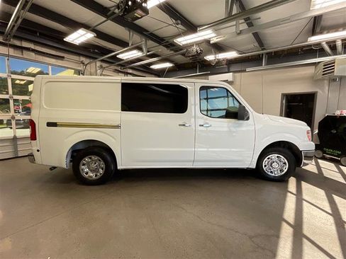 Used 2015 Nissan NV 2500 SL w/ Technology Package image 6