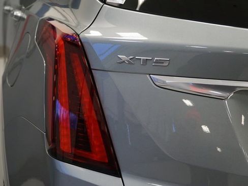 Certified 2023 Cadillac XT5 Premium Luxury image 4