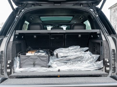 New 2026 Land Rover Range Rover Long Wheelbase Autobiography image 25