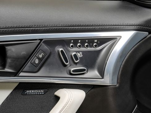 Used 2020 Jaguar F-TYPE Coupe image 36