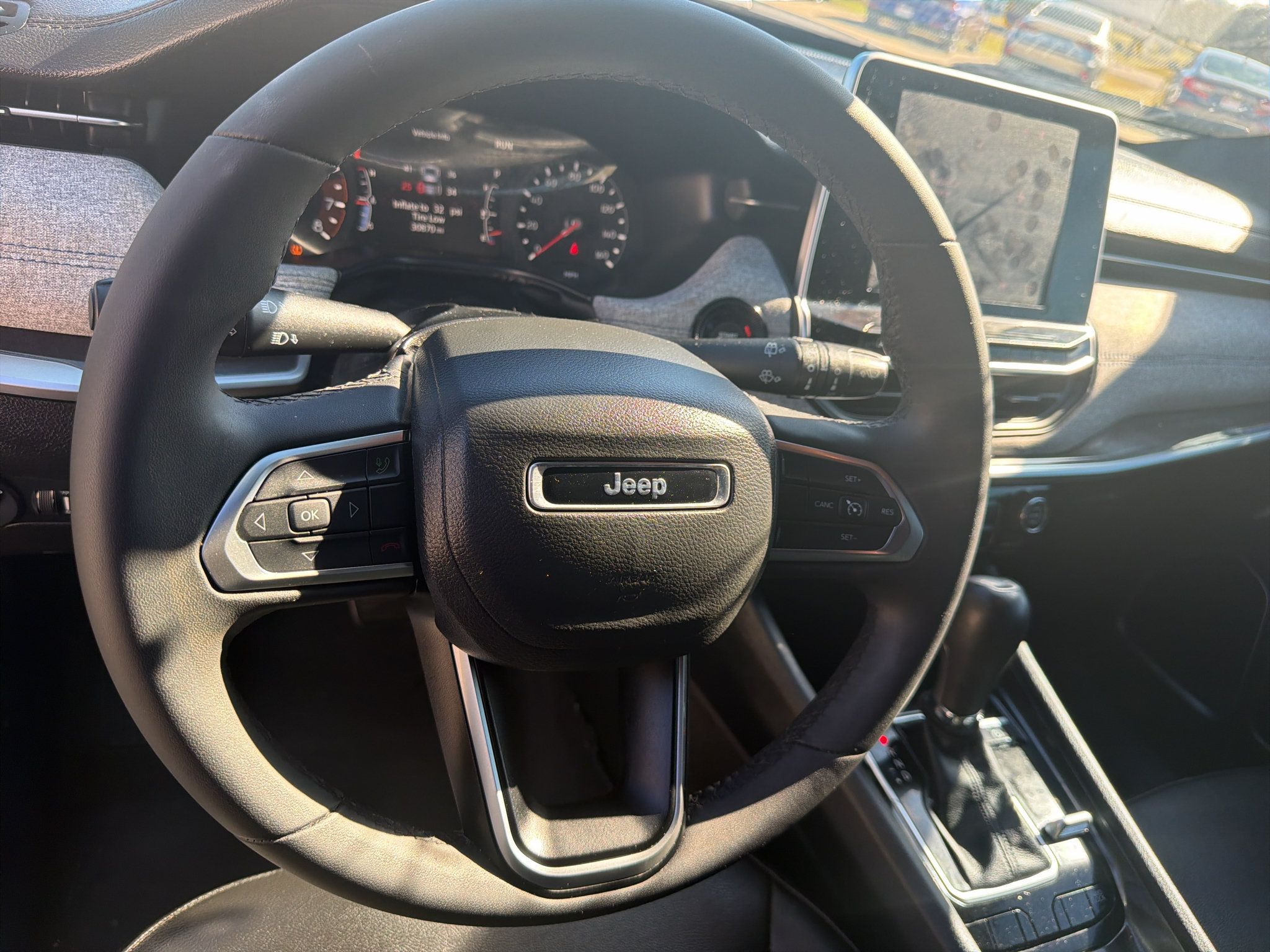 Used 2025 Jeep Compass Latitude AWD/4WD image 11