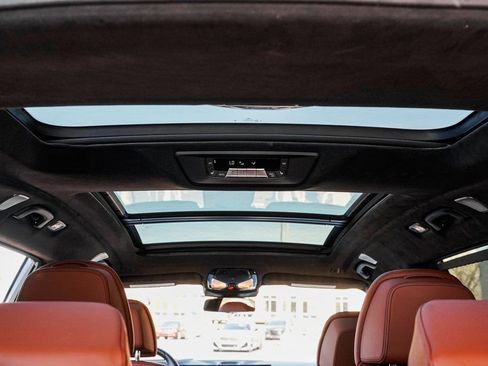 Used 2025 BMW X7 M60i image 23