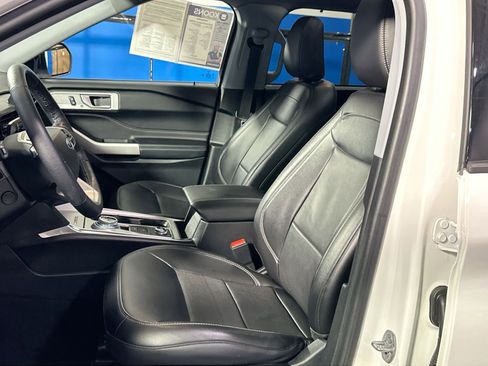 Used 2022 Ford Explorer Limited w/ Equipment Group 301A image 13