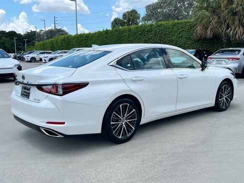 Certified 2024 Lexus ES 350 w/ Premium Package FWD image 7
