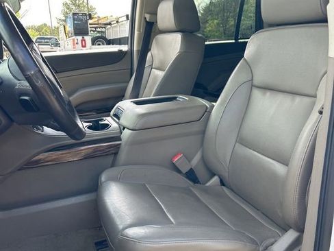 Used 2017 GMC Yukon SLT w/ Open Road Package image 5