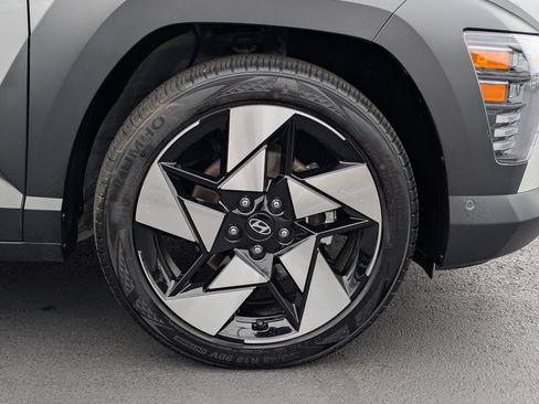 Certified 2025 Hyundai Kona Limited FWD image 9