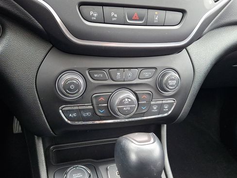 Used 2023 Jeep Cherokee Altitude Lux w/ Lux Elite Package AWD/4WD image 21