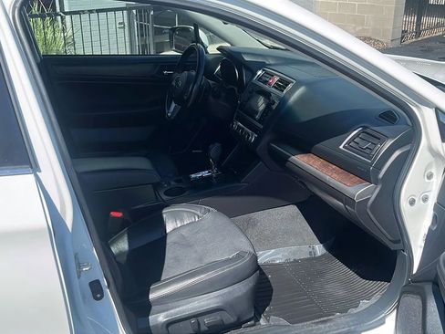 Used 2017 Subaru Outback 2.5i Limited image 12