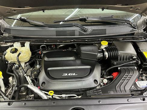 Used 2018 Chrysler Pacifica Touring-L Plus FWD image 47