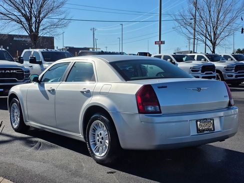 Used 2007 Chrysler 300 image 7