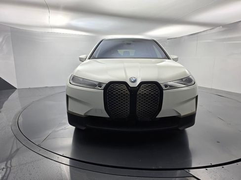 Used 2024 BMW iX xDrive50 w/ Premium Package AWD/4WD image 2
