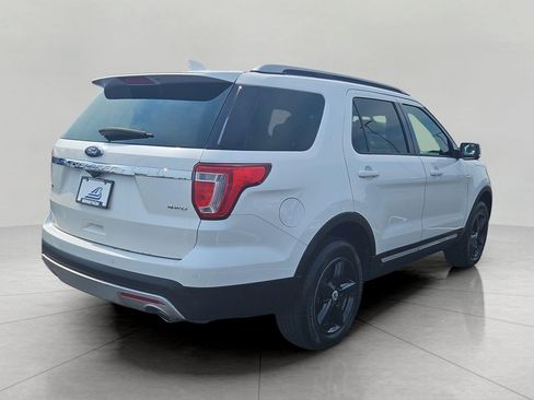 Used 2016 Ford Explorer XLT w/ Equipment Group 202A AWD/4WD image 7