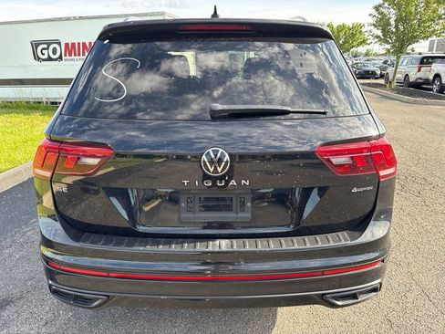 Used 2023 Volkswagen Tiguan SE R-Line AWD/4WD image 9