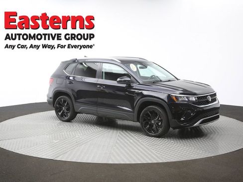 Used 2024 Volkswagen Taos SE image 47