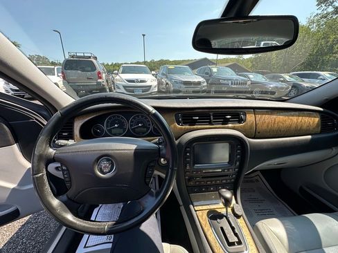 Used 2005 Jaguar S-TYPE R image 14