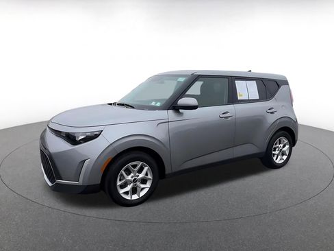 Used 2025 Kia Soul LX w/ LX Technology Package image 7