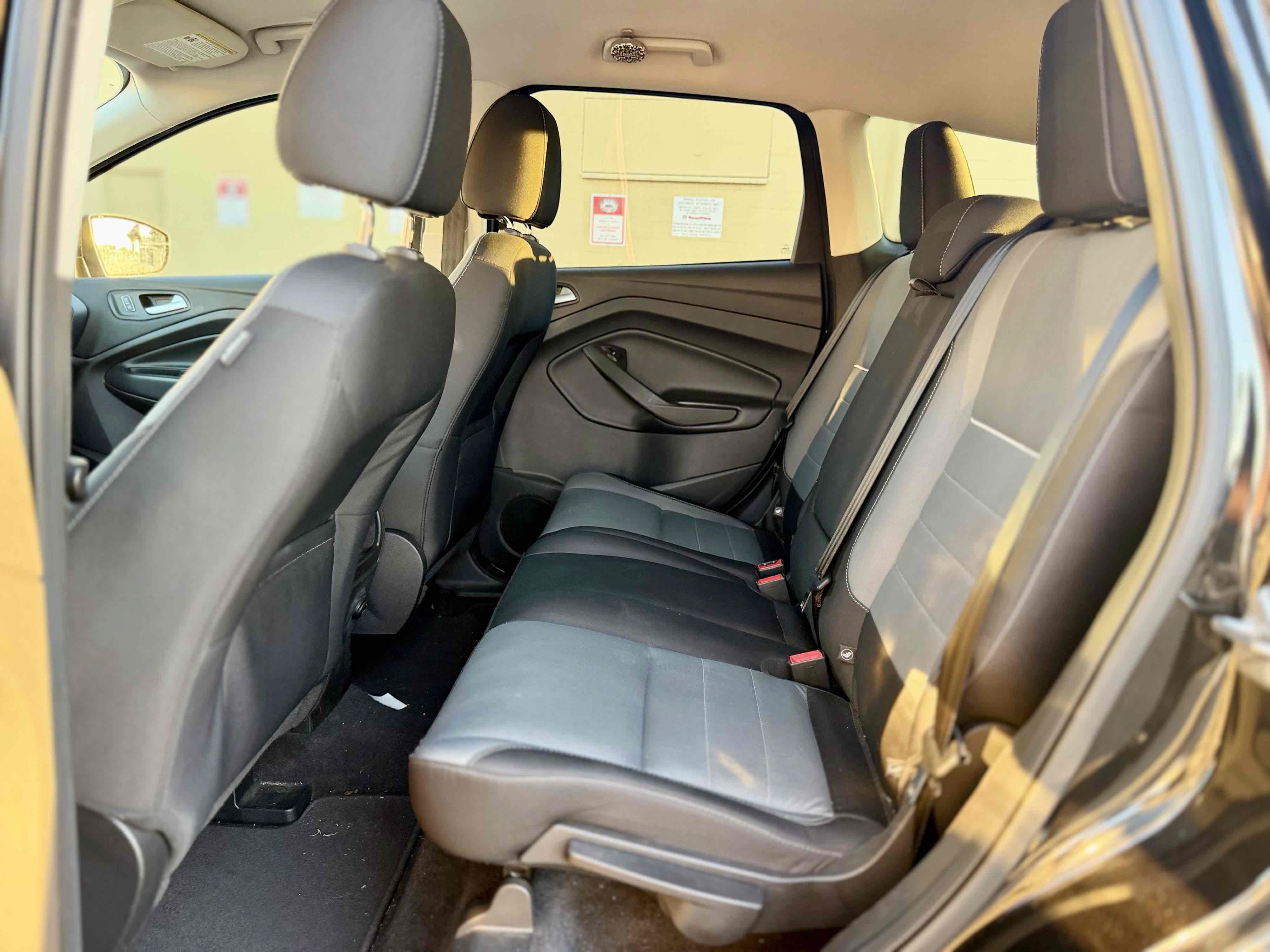 Used 2015 Ford Escape SE FWD image 16