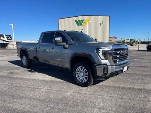 Used 2024 GMC Sierra 3500 SLE w/ SLE Value Package image 3