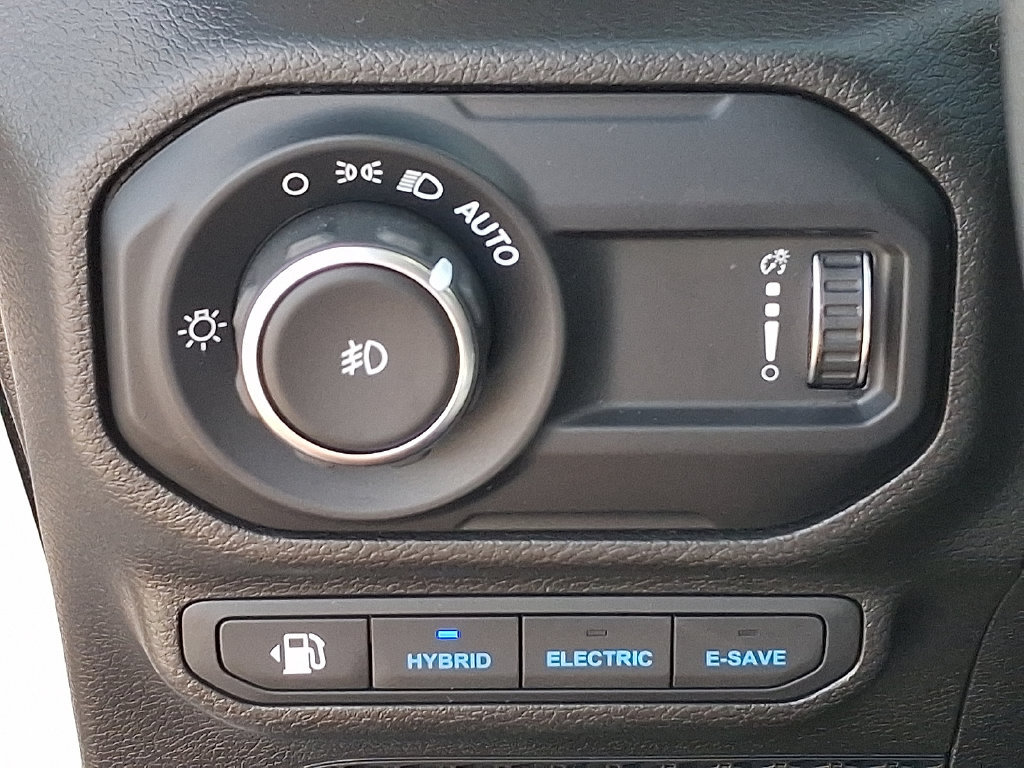 Used 2023 Jeep Wrangler Unlimited w/ Convenience Group AWD/4WD image 25