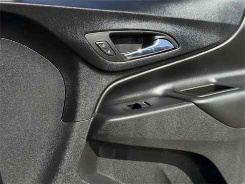 Used 2020 Chevrolet Equinox LT image 28