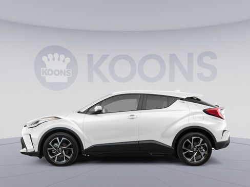 Used 2021 Toyota C-HR LE FWD image 2