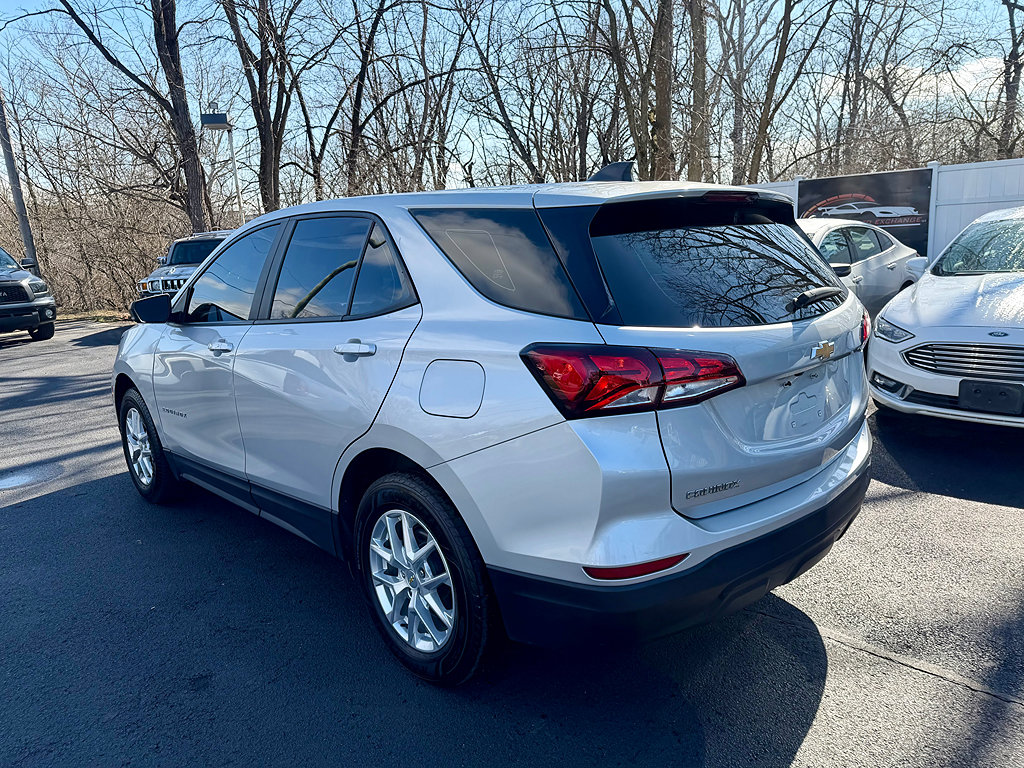 Used 2022 Chevrolet Equinox LS AWD/4WD image 7