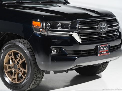 Used 2021 Toyota Land Cruiser Heritage Edition image 17