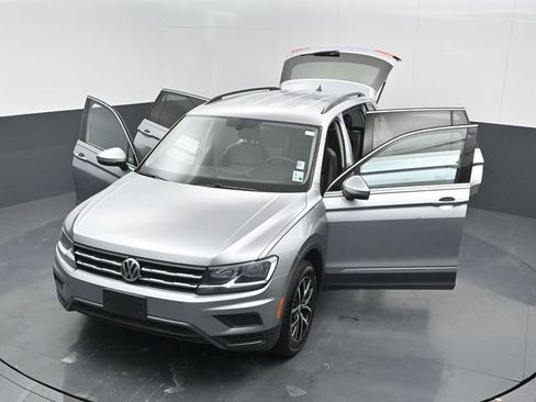 Used 2021 Volkswagen Tiguan SE image 26