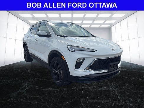 Used 2024 Buick Encore GX Sport Touring AWD/4WD image 7