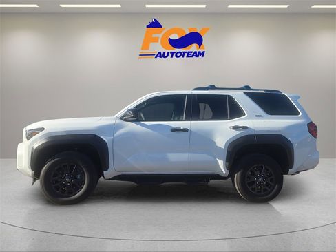 New 2026 Toyota 4Runner SR5 image 2