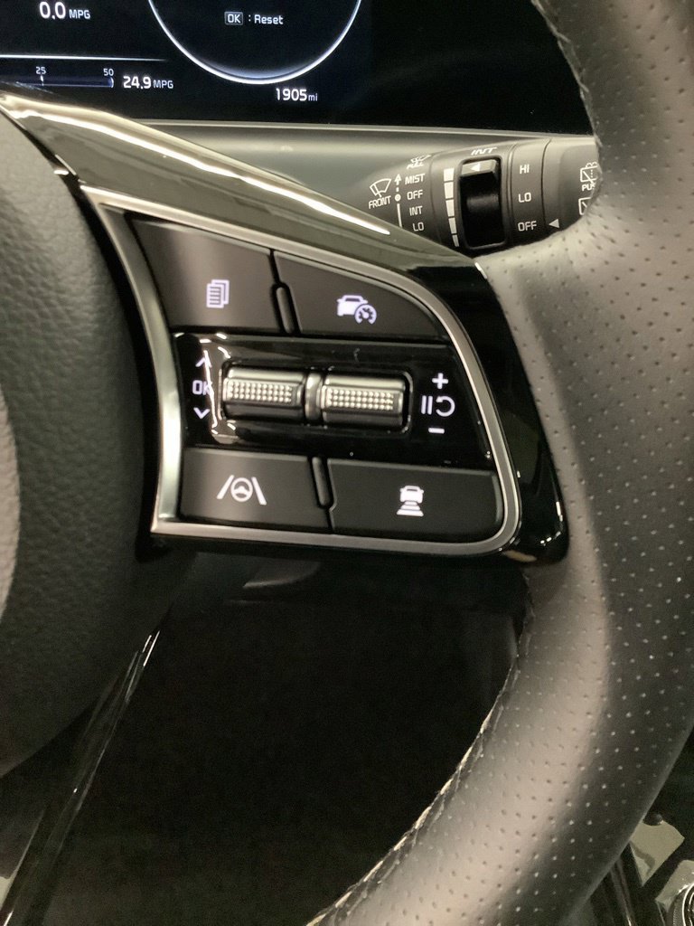 Certified 2026 Kia Seltos SX w/ SX Sunroof Package AWD/4WD image 23