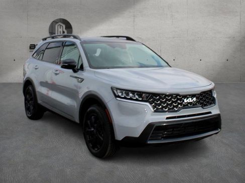 Used 2023 Kia Sorento S w/ Panoramic Sunroof Package image 3