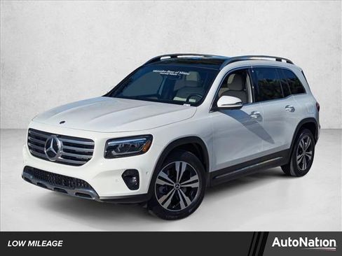 Used 2025 Mercedes-Benz GLB 250 image 1