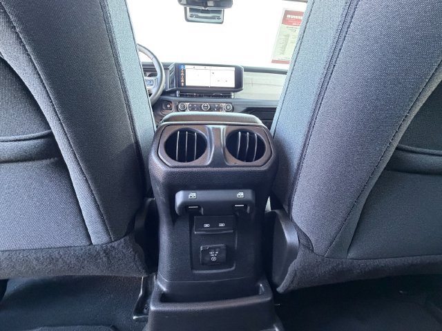 Used 2024 Jeep Wrangler Unlimited Sahara AWD/4WD image 37
