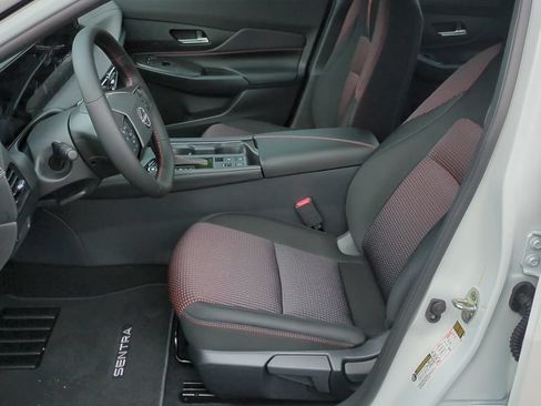 New 2026 Nissan Sentra SR w/ Floor Mat Package FWD image 11