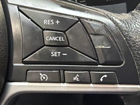 Used 2019 Nissan Rogue SV AWD/4WD image 19