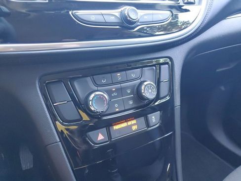 Used 2022 Buick Encore Preferred w/ Safety Package image 31