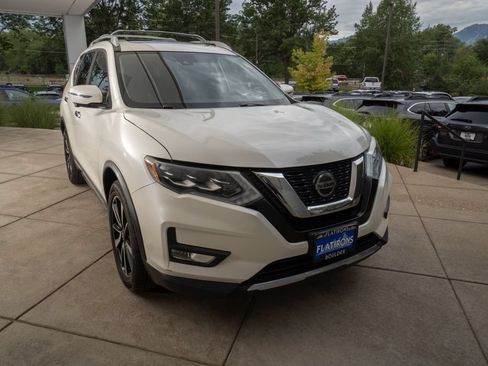 Used 2018 Nissan Rogue SL w/ Premium Package AWD/4WD image 2