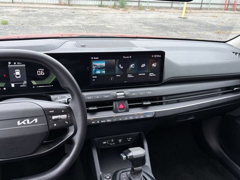 Used 2025 Kia K4 FWD image 17