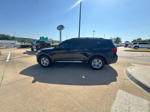 Used 2023 Ford Explorer XLT w/ Equipment Group 202A RWD image 7