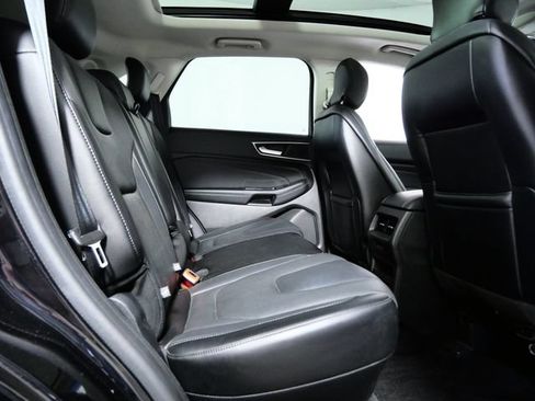 Used 2017 Ford Edge Titanium w/ Equipment Group 301A AWD/4WD image 12