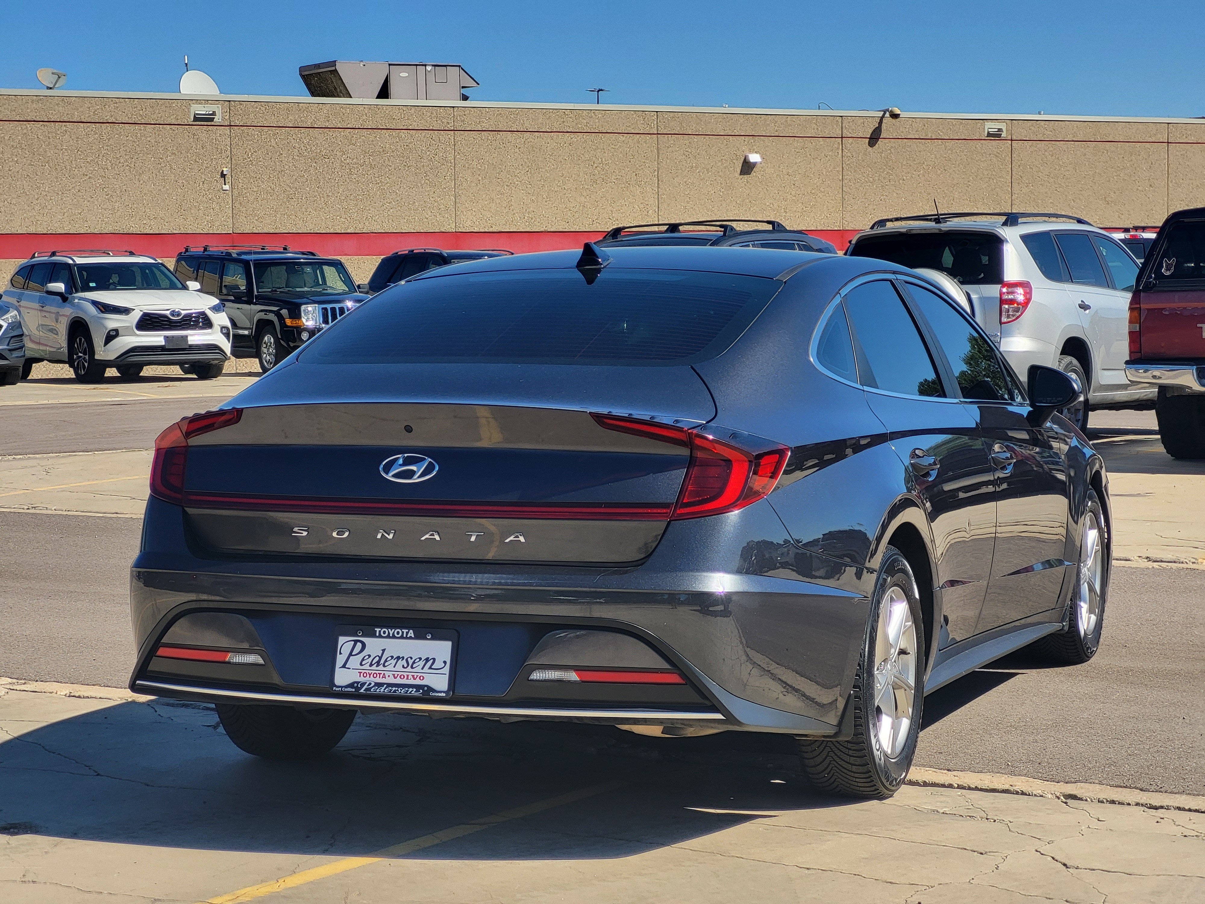 Used 2021 Hyundai Sonata SE FWD image 2