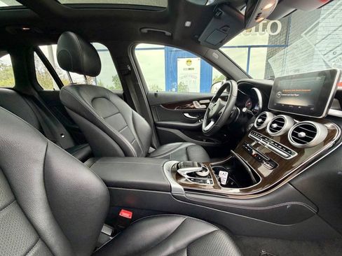 Used 2017 Mercedes-Benz GLC 300 4MATIC image 27