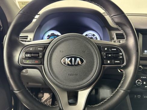 Used 2017 Kia Niro LX image 10