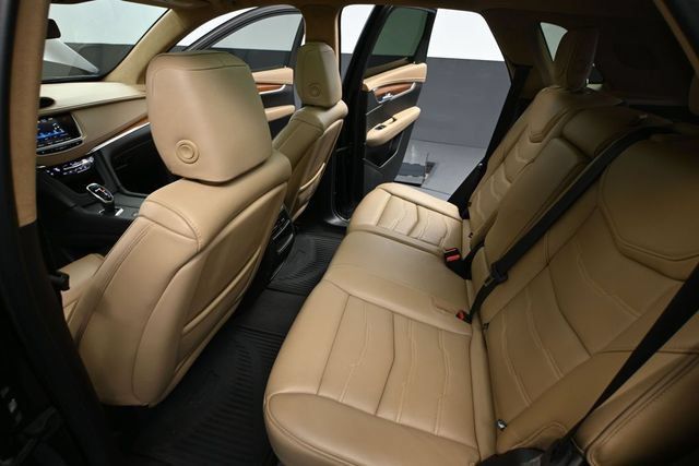 Used 2019 Cadillac XT5 Platinum AWD/4WD image 33